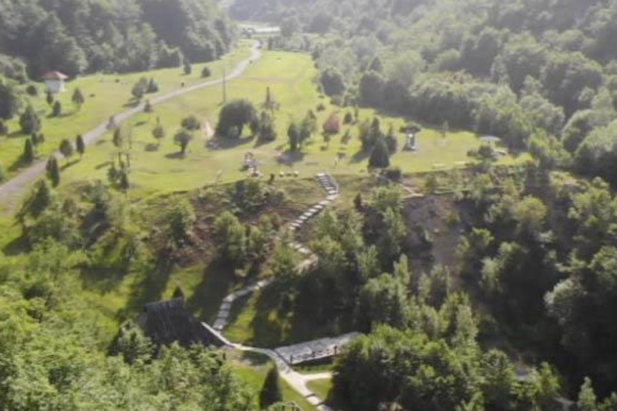NA OVOJ PLANINI NE NIČU SAMO ZGRADE Na jednom od najlepših srpskih predela za dan posađeno preko 1000 sadnica crnog bora