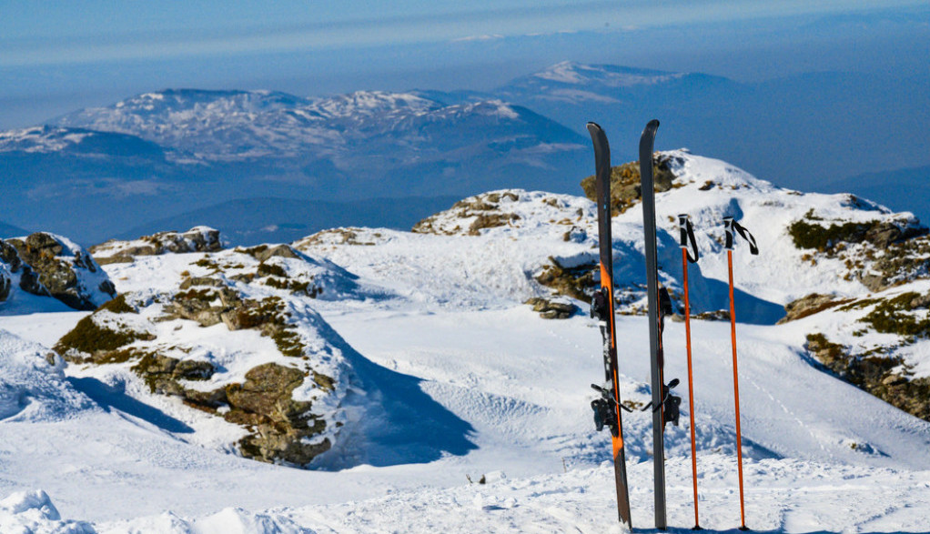 VREME JE ZA SKIJANJE Koliko novca treba izdvojiti za iznajmljivanje skija, a koliko koštaju dnevne karte na srpskim planinama?