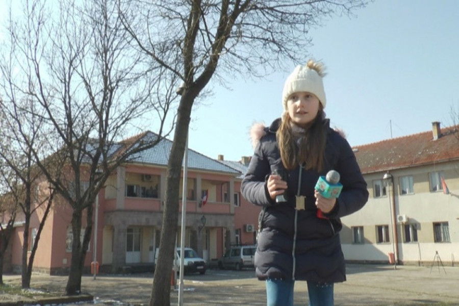 Malena Ejpril O Nil iz Mojsinja: Ona je najmlađa reporterka u Srbiji, Mila beleži mnoge priče a jedna humana o komšiji Lazu obišla je čitavu državu