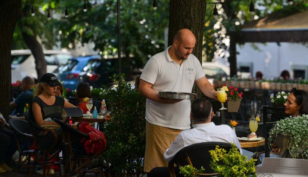 UVODI SE VELIKA PROMENA Zabranjuje se pušenje u zatvorenim prostorijama u Srbiji, šta vi mislite o tome?