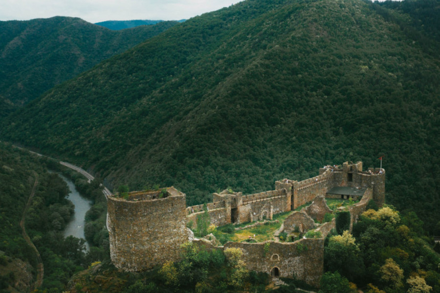 PRAVO BLAGO U SRCU SRBIJE NUDI SE ZA DŽABE Meštani poklanjaju svoja imanja, njive i mehanizaciju kako bi naselili ovo selo