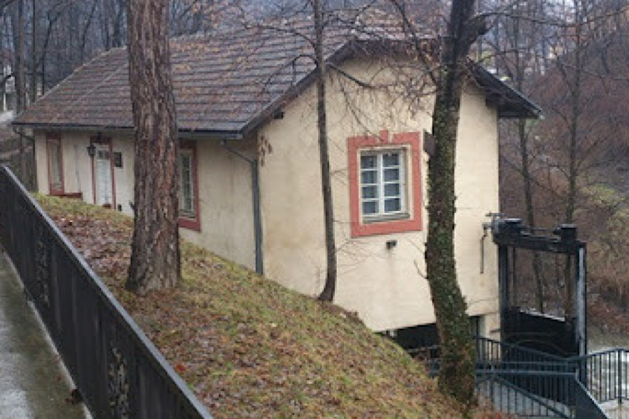 VAROŠICA KOJA JE MEĐU PRVIH PET DOBILA STRUJU U SRBIJI Sijalice u ovom selu sijale su pre mnogo većih gradova, turbina stigla na volovskim kolima
