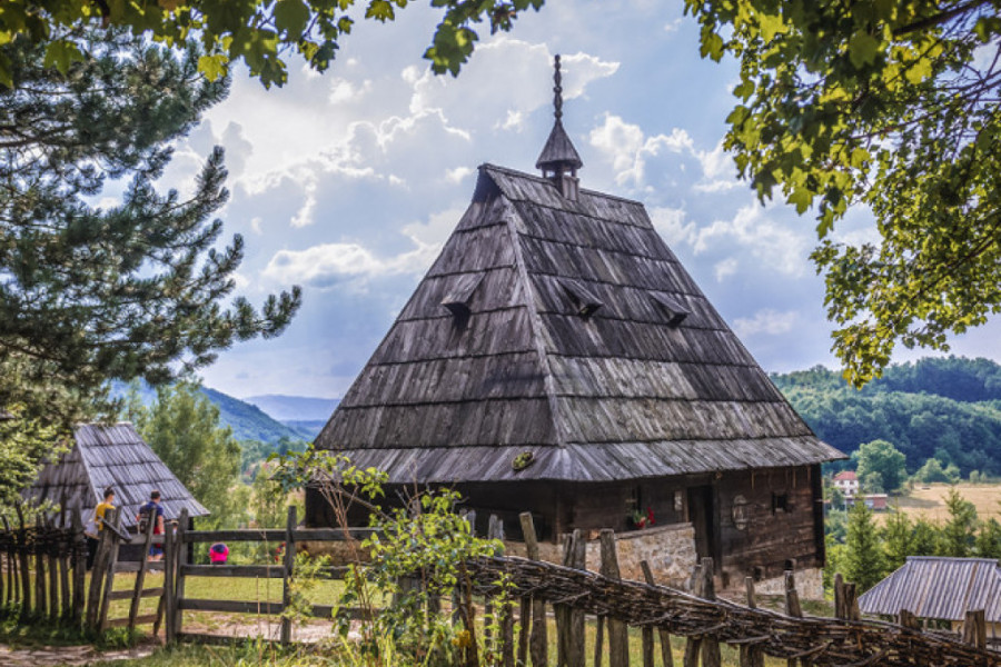 OVA SRPSKA PLANINA OPRAVDALA JE TITULU NAJPOSEĆENIJE Dvevno boravilo preko 25 hiljada posetilaca i uživalo u njenim čarima