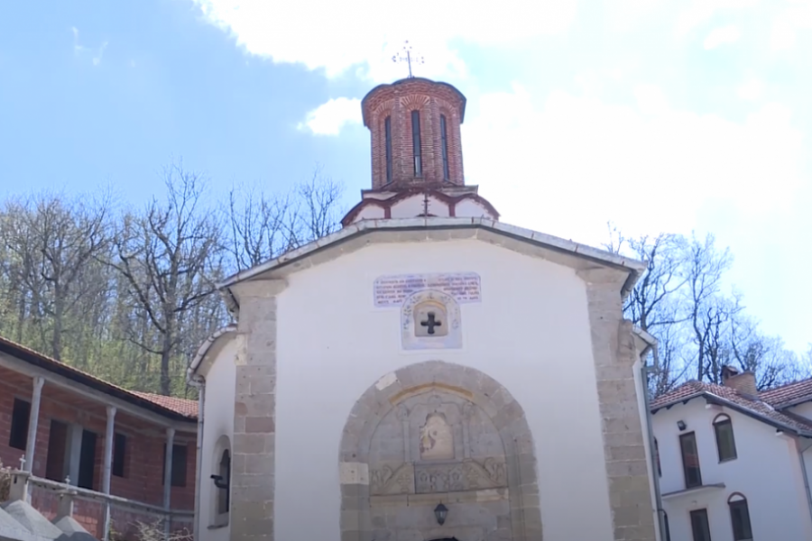 ZADUŽBINA KNEZA LAZARA Jedini živi manastir na istoku Kosova