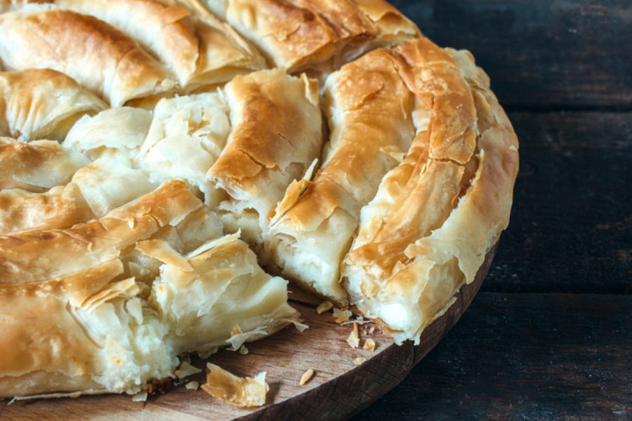 NAJLEPŠE TRADICIONALNO PECIVO Pita spremna za 20 minuta, a pojede se još brže