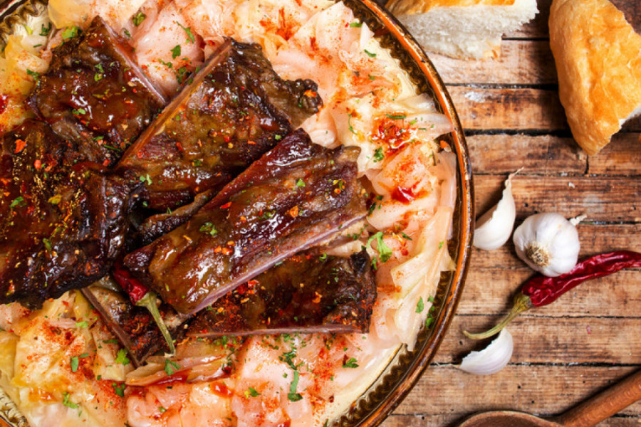 ZAPIS KOJI SE PRENOSI SA KOLENA NA KOLENO Savršen podvarak sa slaninom okupiće porodicu oko stola (VIDEO)