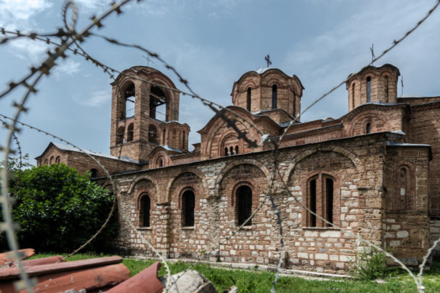 PITANJE KOJE REŠAVA SVAKU DILEMU Zašto Albanci pokušavaju da prisvoje srpske crkve, a uništavaju ih godinama unazad?