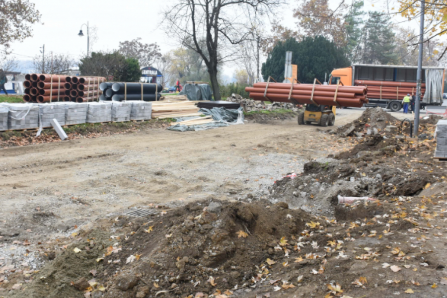 RADOVI NA REKONSTRUKCIJI KEJA OSLOBOĐENJA Radovi se izvode istovremeno na dve deonice