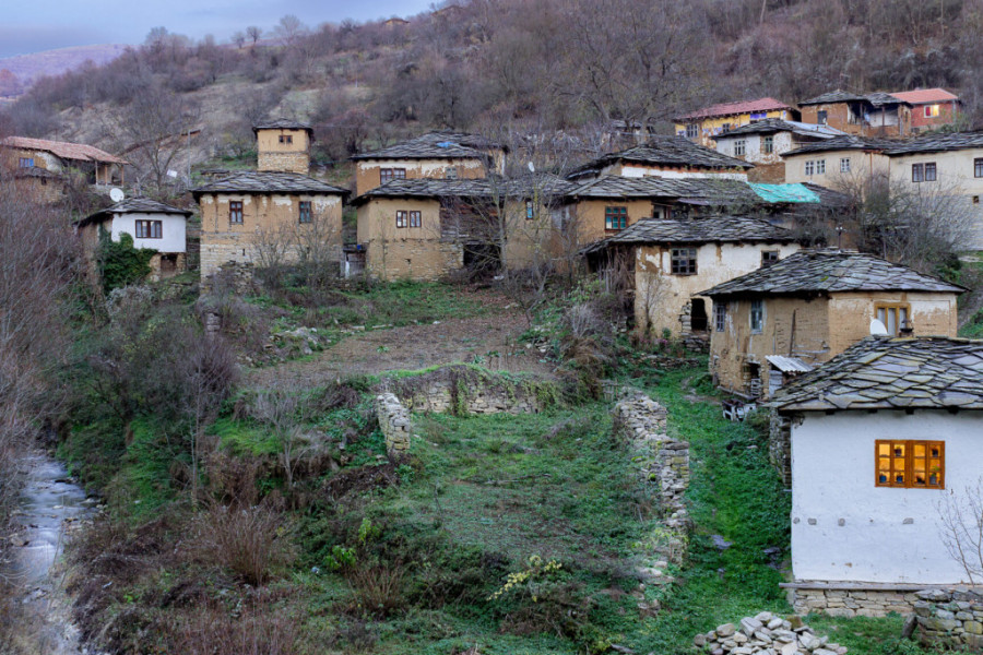 AUTENTIČNA PRIRODA KAMENOG SELA Tradicionalna i jedinstvena arhitektura privlače sve više turista u ovo malo mesto!