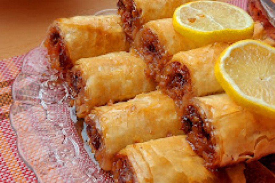 TRADICIONALNI RECEPT ZA NAJUKUSNIJU POSLASTICU Voćna baklava pravo savršenstvo ukusa i sočnosti (VIDEO)