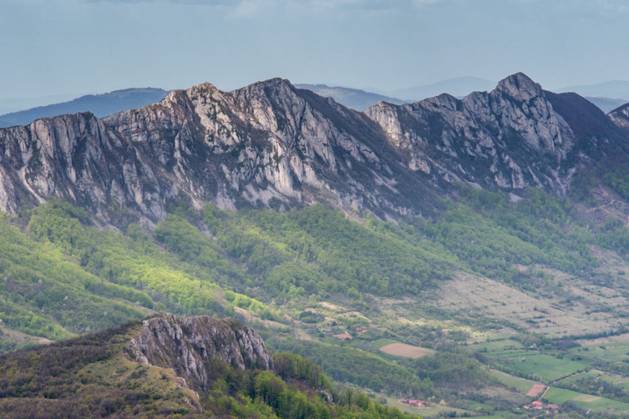 ŽELITE DA POSETITE ALPE? Imamo rešenje za VAS, krenite do Bora i zastanite nad bajkovitom dolinom Velikog krša