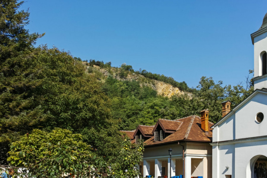 ZADUŽBINA VLAŠKOG VOJVODE U ovom manastiru su sahranjena dva srpska patrijarha