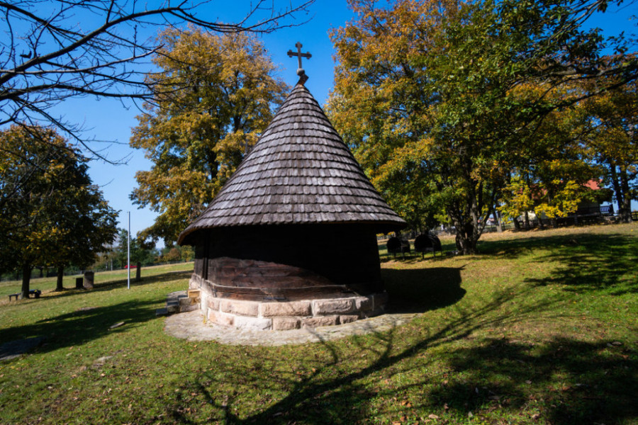 CRKVENA BRVNARA U TAKOVU Mesto gde su se srpski ustanici zakleli na neprikosnovenu vernost Miloše Obrenoviću