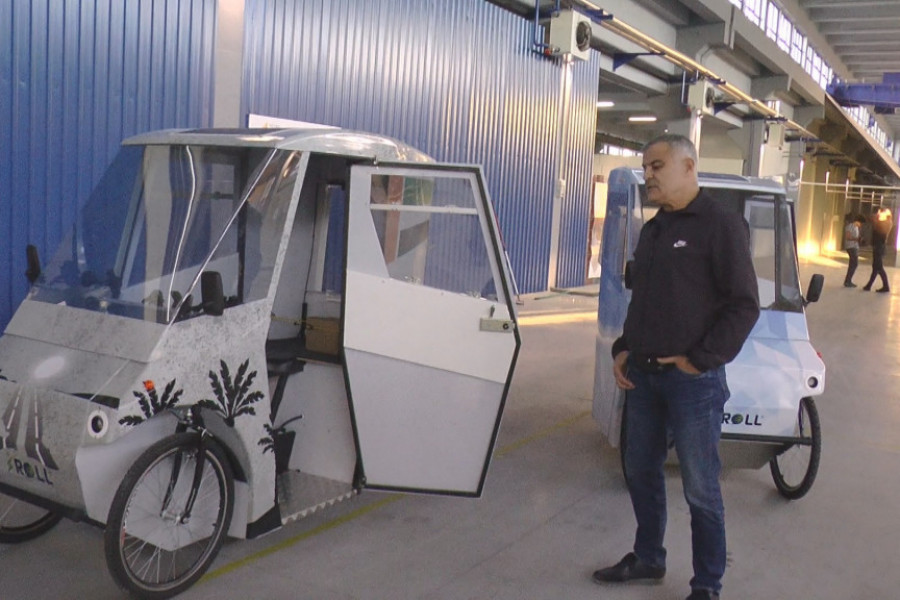 NEVEROVATNO SRPSKO VOZILO KRSTARIĆE ULICAMA DUBAIJA Neobično prevozno sredstvo koje ima pogon na struju i solarni panel (FOTO)