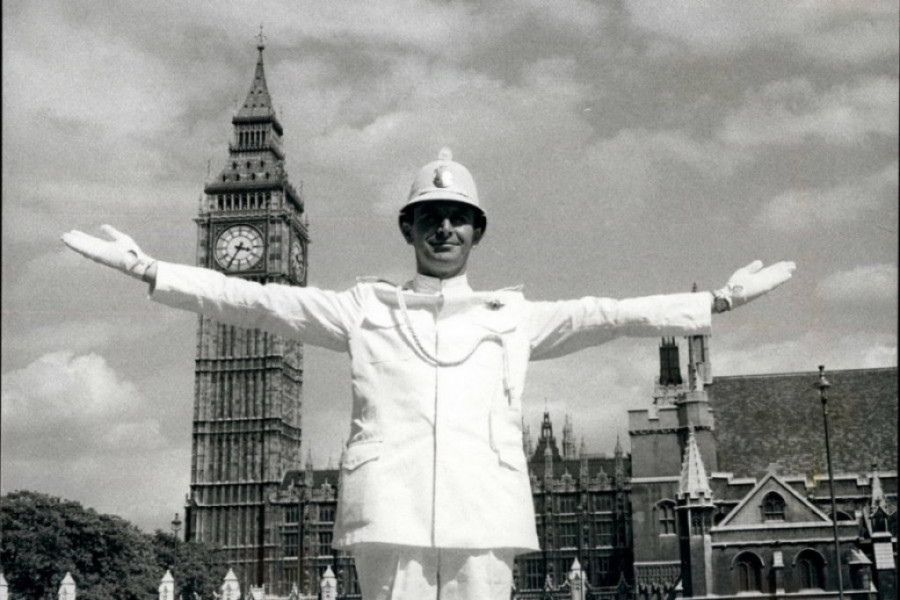 BALETAN SA BEOGRADSKIH ULICA Svojim "plesom" mamio je turiste, čak je regulisao saobraćaj i u Londonu!