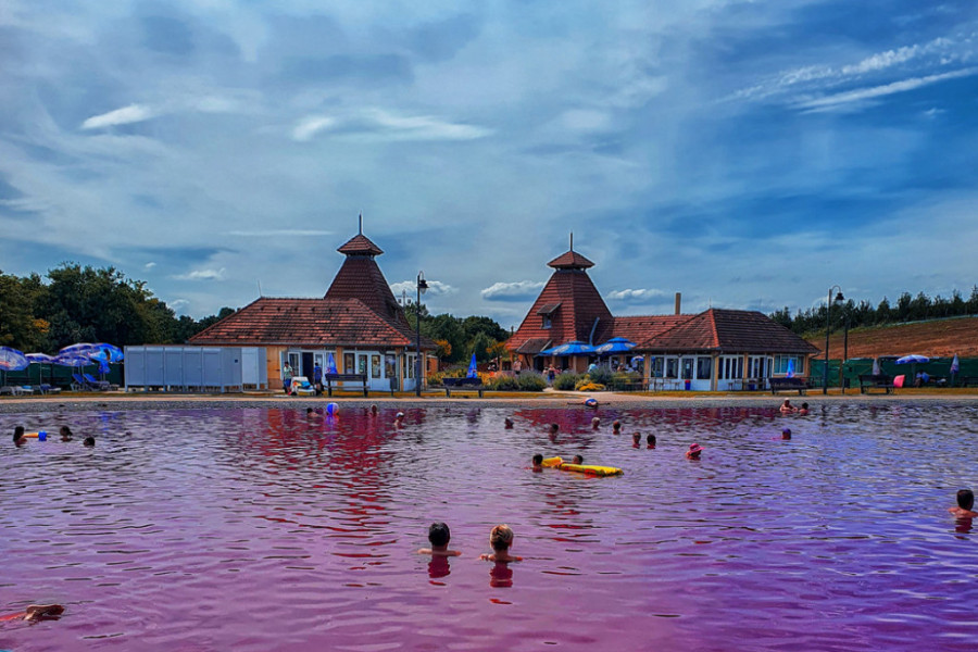 JEZERO SLANO KAO JADRAN Ružičasto jezero Pačir kao lek za reumu i bolesti kože
