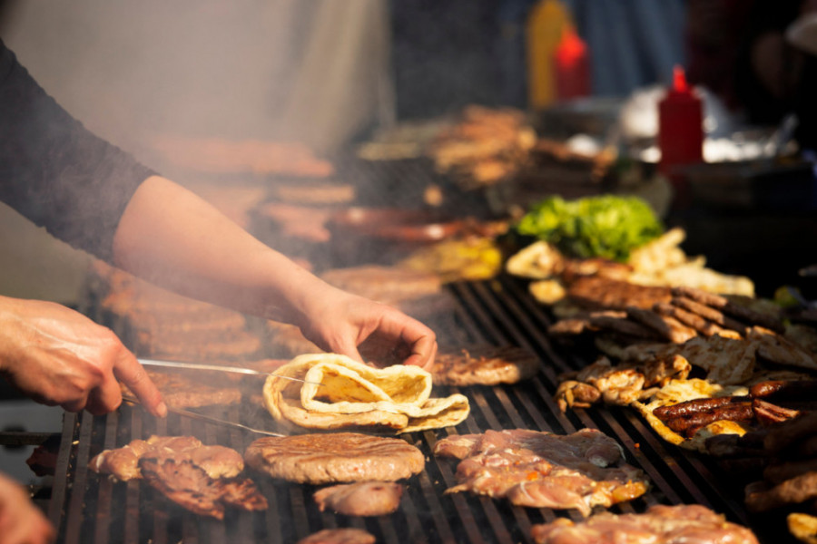 POZNATE GASTRONOMSKE MANIFESTACIJE Sinteza orijentalnih nota i zapadnoevropskih specijaliteta vinula je Srbiju u sam vrh svetske kuhinje