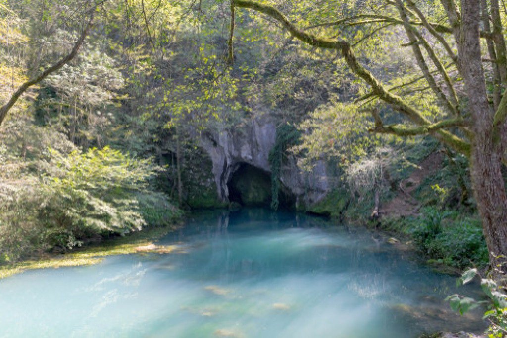 KRUPANJ PODSTIČE MLADE DA SE VRATE DEDOVINI Nijedna kuća ne sme da bude prazna, to je vizija opštine