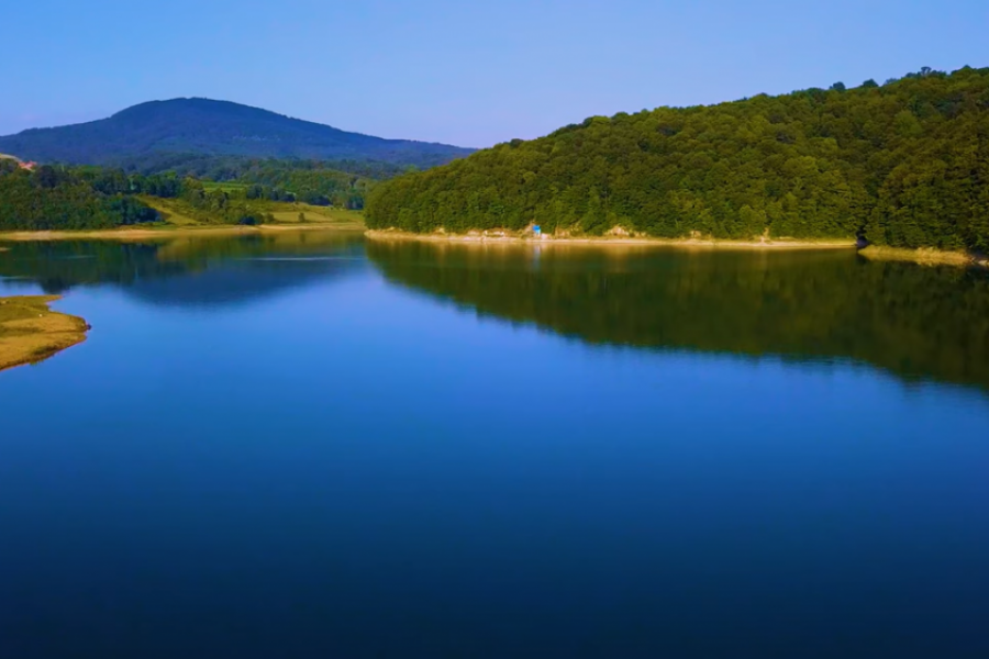 OMILJENO MESTO PECAROŠA Garaško jezero, u srcu Šumadije (VIDEO/FOTO)