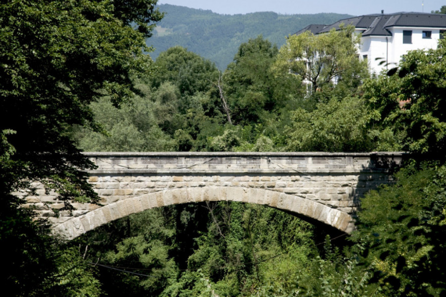 NAJVEĆI JEDNOLUČNI MOST NA BALKANU Za gradnju utrošeno 30.000 jaja (VIDEO)