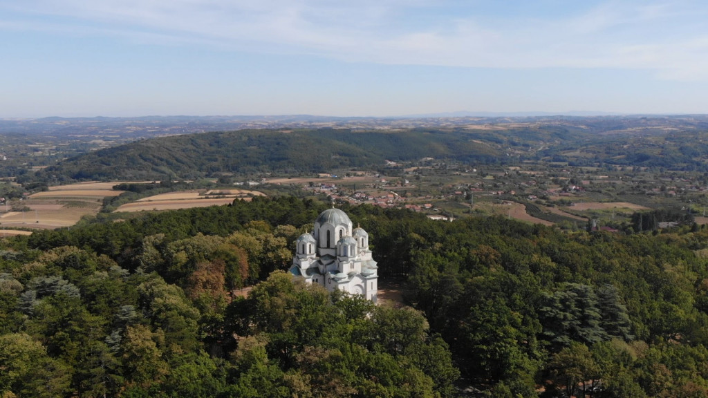 ŠUMADIJA, ŠAJKAČE, ŠLJIVE I OPANCI, KOLEVKA BUNA I USTANAKA Zemlja koja je iznedrila mnoge srpske vođe i velikane