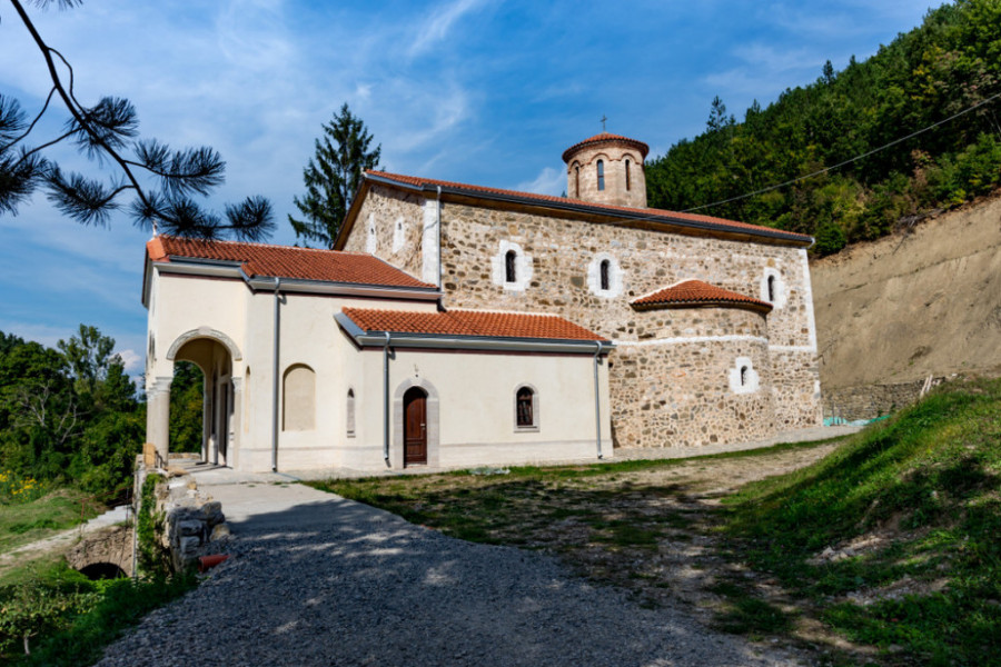 NEOBIČNA LEGENDA KRIJE SE IZA OVE SVETINJE Turčin se poklonio ovom svetom mestu pa se dogodila neverovatna stvar njegovom sinu