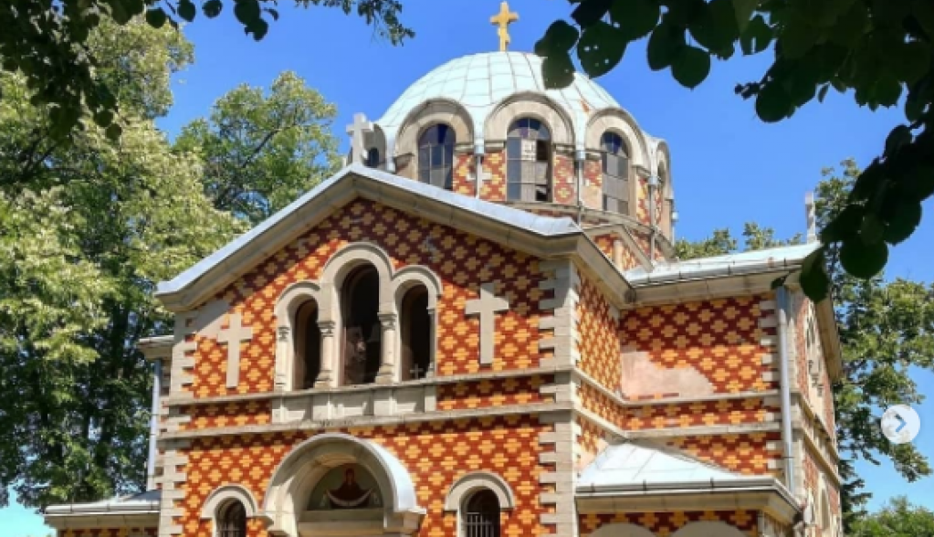 RUSKA ILI ŽUTA CRKVA  Spomenik jedne životne priče koja je pretočena u svetski književni klasik "Ana Karenjina"