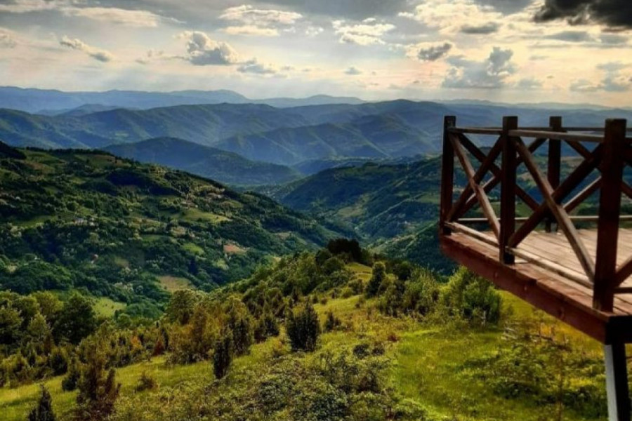 POGLED NA ČITAVO PODRINJE Jedan od najlepših na planini Povlen, pruža izuzetan vidik na planinske predele