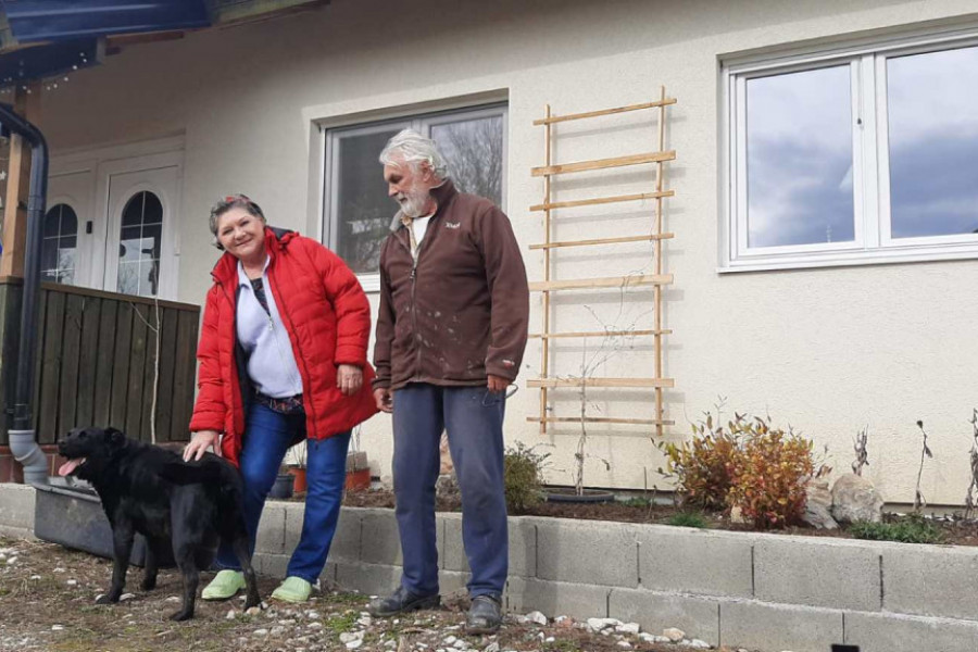 SVE VIŠE LJUDI U OKOLNIM SELIMA KOD TOPOLE Švedski standard zamenili za malo parče raja u Srbiji, ali umesto asfalta gaze blato (FOTO)