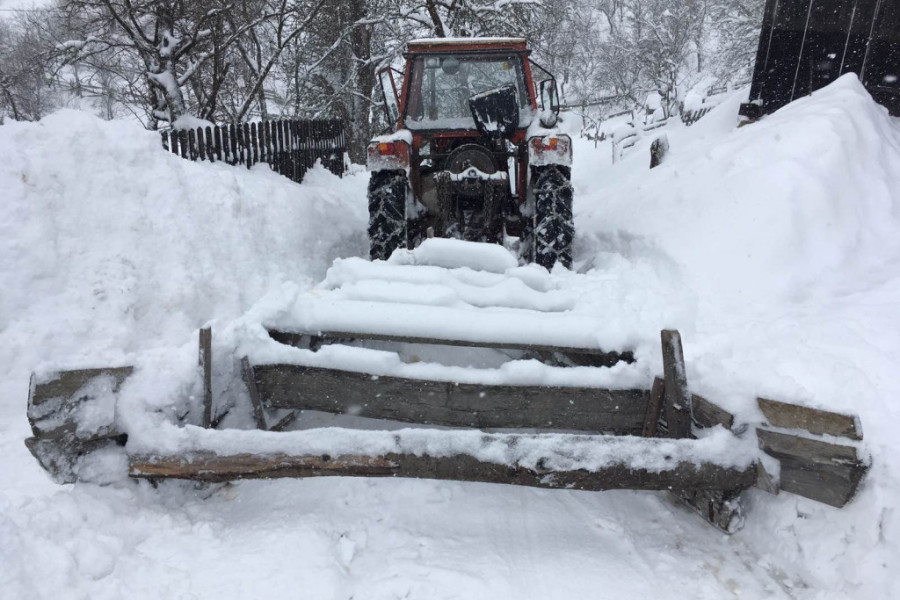 U MARTU PALO POLA METRA NOVOG SNEGA Zabranjen saobraćaj za teretna vozila preko Zlatibora, put na Goliji potpuno neprohodan a u Novoj Varoši i dalje na snazi vanredna situacija