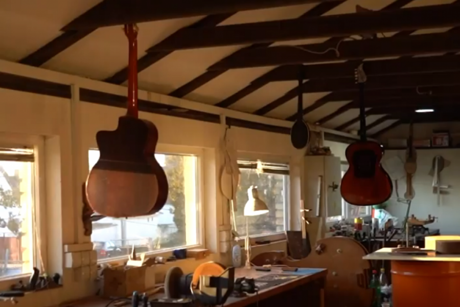 DA LI ZNATE ŠTA SU GRADITELJI INSTRUMENATA? Neobični i lepi zanati postoje i danas, a evo i jednog u Sremskoj Mitrovici (VIDEO)