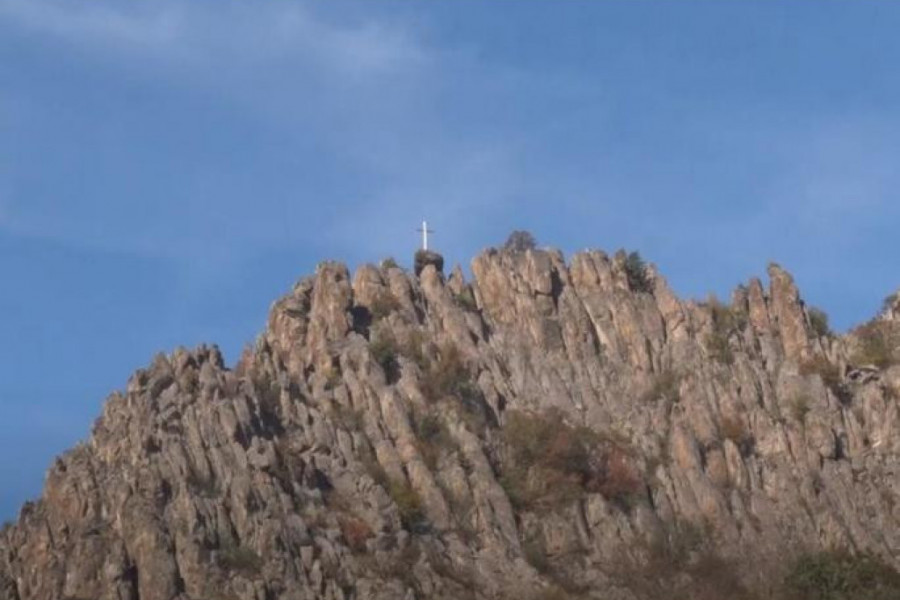 SVOJEVRSNA VAZDUŠNA BANJA Boračke stene neodoljivo podsećaju na vulkansku Ostrovicu (FOTO/VIDEO)