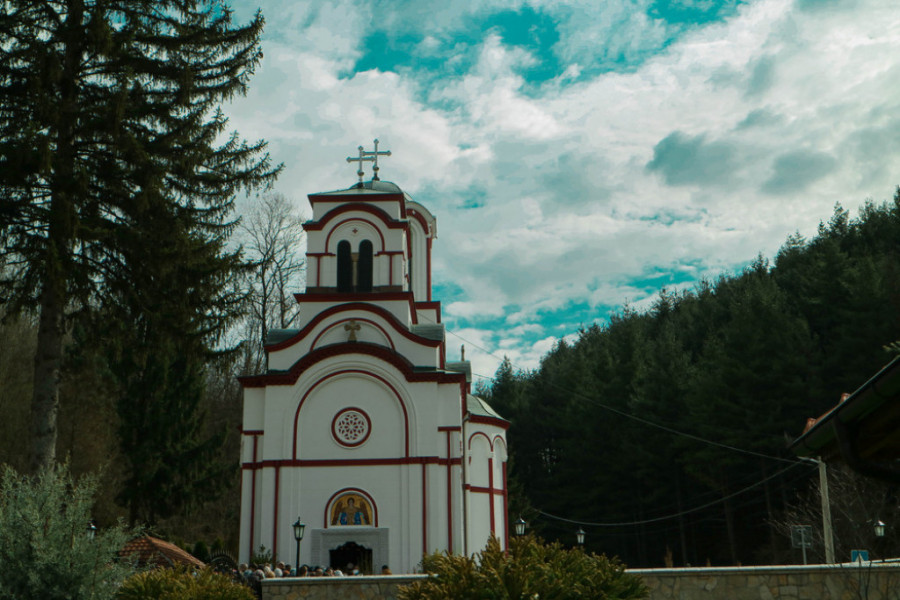 DETETU NIJE BILO SPASA DO DOLASKA U OVAJ SRPSKI MANASTIR Potresna ispovest majke koja je pomoć našla tamo gde ni lekari nisu mogli ni umeli