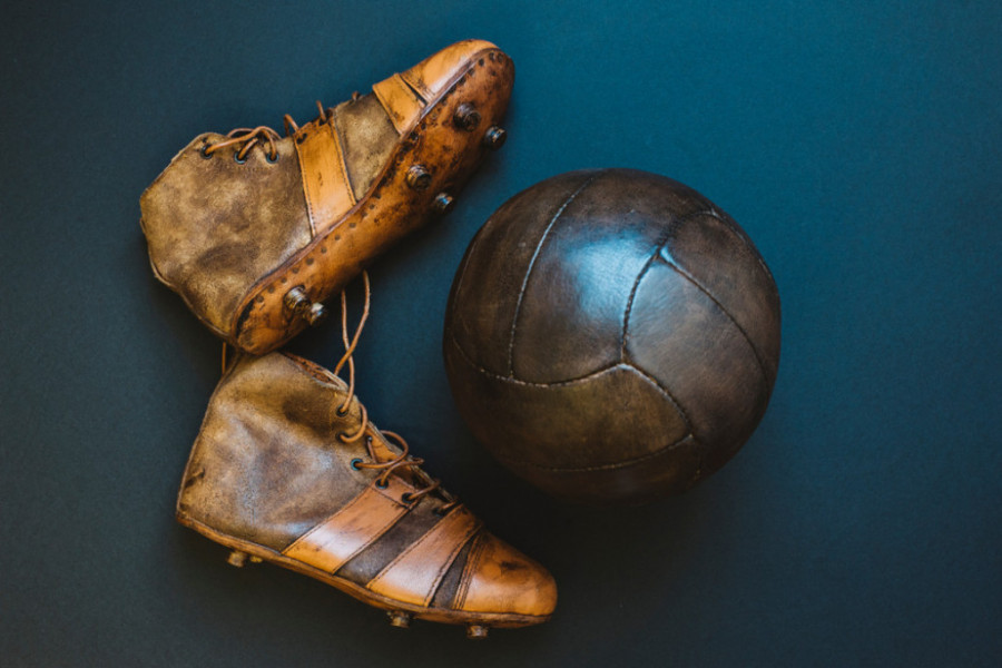 PRVI FUDBALSKI KLUBOVI U SRBIJI Počeci se vezuju za kraj 19. veka, kada su studenti krenuli da isprobavaju novu igru sa loptom