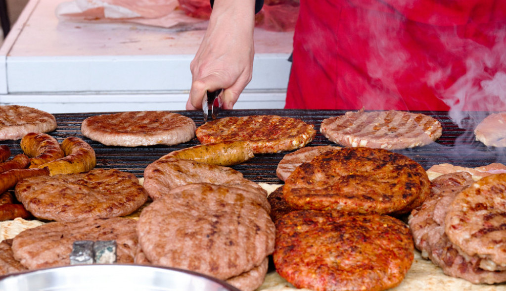 KONAČNO OTKRIVEN ORIGINALAN RECEPT Leskovačka pljeskavica, na tradicionalan način, sada i na vašim trpezama! (VIDEO)