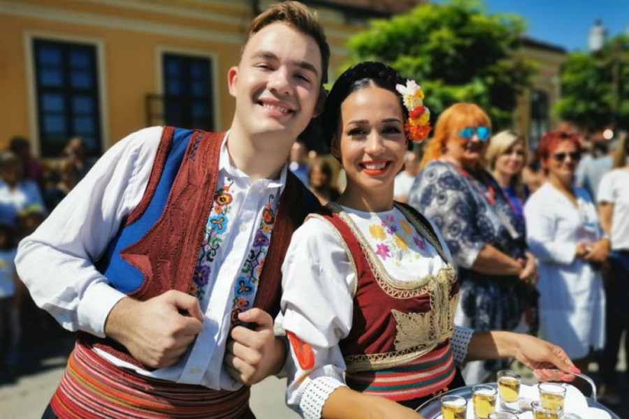 KOJI NAROD JE NAJSLIČNIJI SRBIMA? Velika diskusija dovela do jednog odgovora, a šta vi kažete?