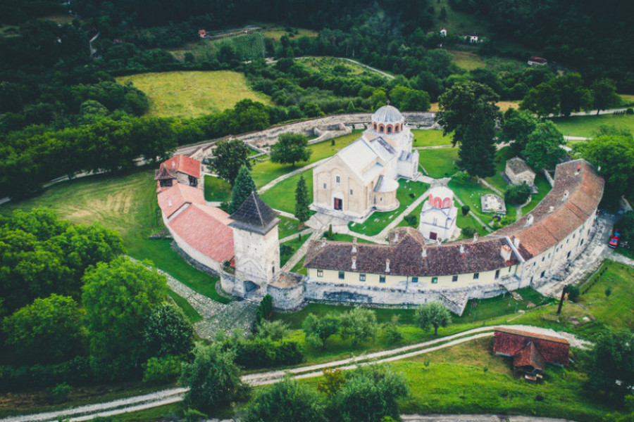 URAĐENA PO UGLEDU NA HILANDARSKU Bolnica Sveti duh u sklopu manastira bila je prva bolnica osnovana na teritoriji srpske srednjovekovne države!