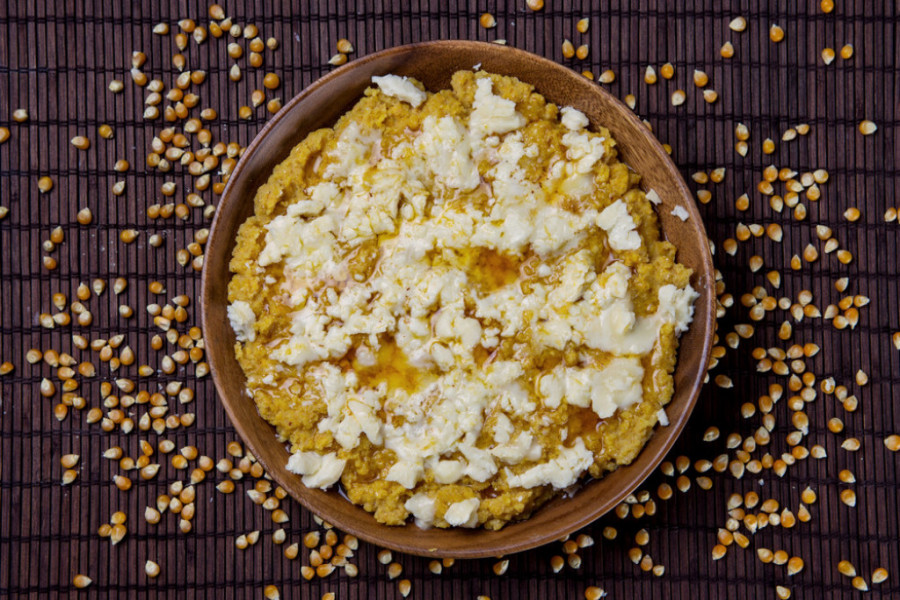 TRADICIONALNI RECEPT ZA KAČAMAK SA KOPRIVOM Fantastičan doručak za početak dana, idealan za celu porodicu