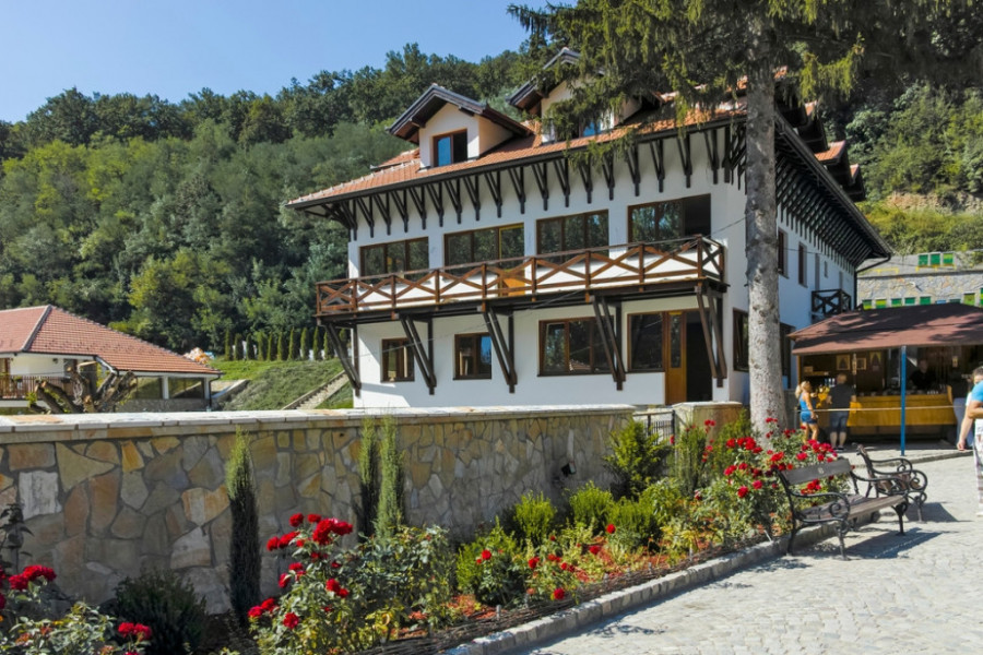 ČUDO O KOME BRUJI CEO REGION Ćerka mu je mogla umreti, a onda je Beograđanin potražio spas u manastiru Tumane (VIDEO)