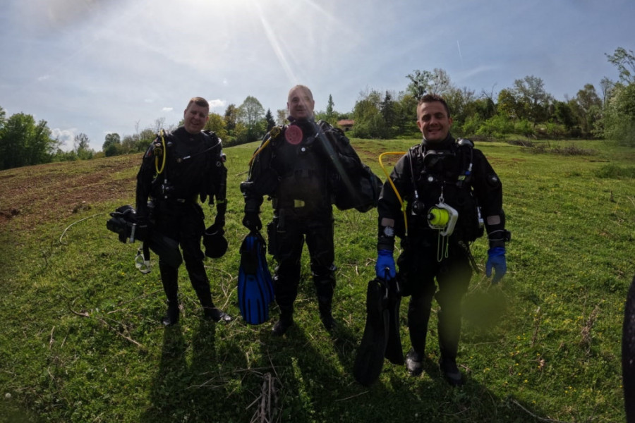 KAPA DOLE ZA OVE ČAČANE Tihi heroji naših reka nekada izvlače i "SMEŠNE" situacije (FOTO/VIDEO)