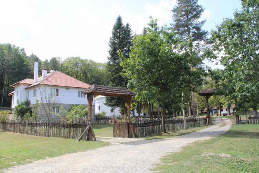 ZNAMENITO MESTO BRANKOVINA Selo poznato po Nenadovićima i kao mesto odrastanja Desanke Maksimović