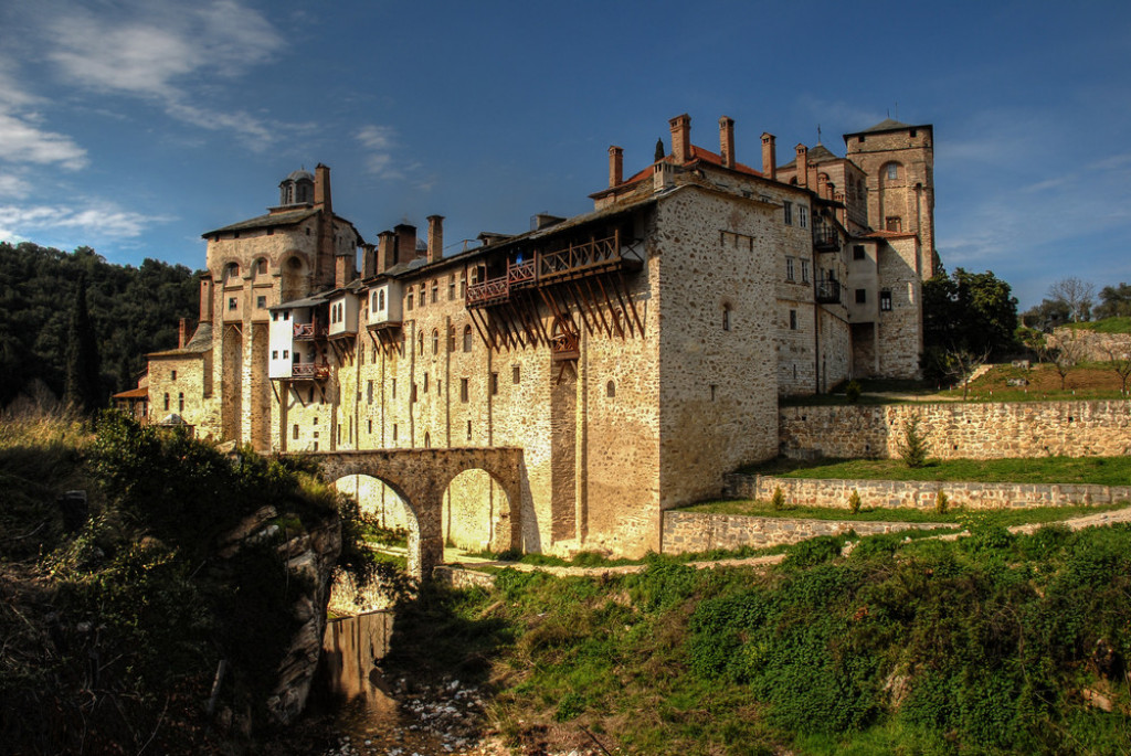 PRAVILO KOGA SE PRIDRŽAVAJU SVI MANASTIRI NA SVETU Zašto postoje ženski i muški manastiri