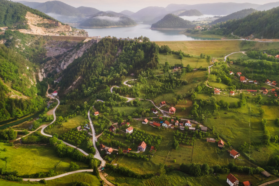 U OVOM SELU SE OSTVARILO PROROČANSTVO TARABIĆA Mesto o čijoj se neverovatnoj lepoti govori širom sveta, bajkoviti prizori na svakom koraku! (FOTO)