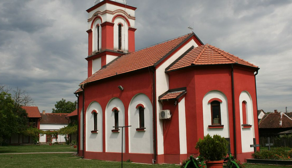 ČUDOTVORNI MANASTIR U SRCU MAČVE Mesto gde se ljudi leče od bolesti duše i tela pomazivanjem svetim jelejem (VIDEO)