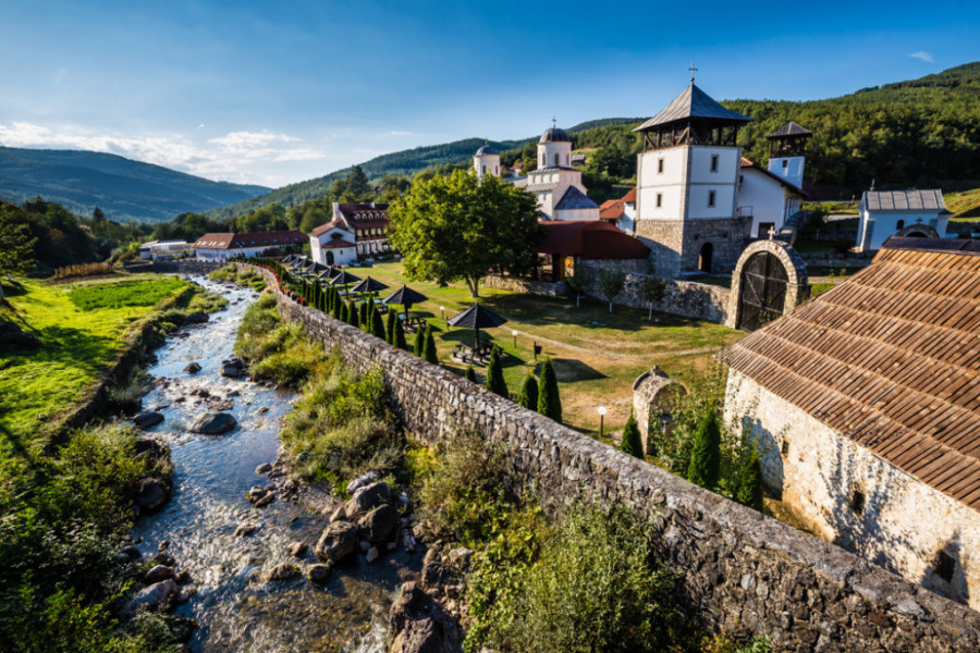 JEDNA OD NAJVEĆIH SRPSKIH SVETINJA U njemu se nalazi najpoznatija freska na svetu, ali i čudotvorni izvor za koji se vezuju neverovatne priče!