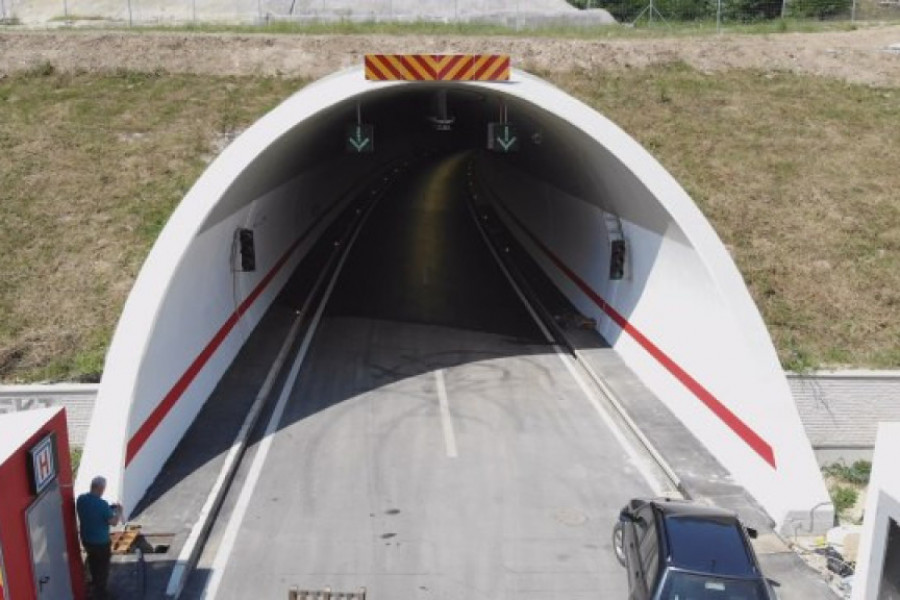 NA OVOM AUTOPUTU MORATE DA USPORITE Zbog postavljanja najmodernije opreme za upravljanje tunelima, saobraćaj se odvija naizmenično