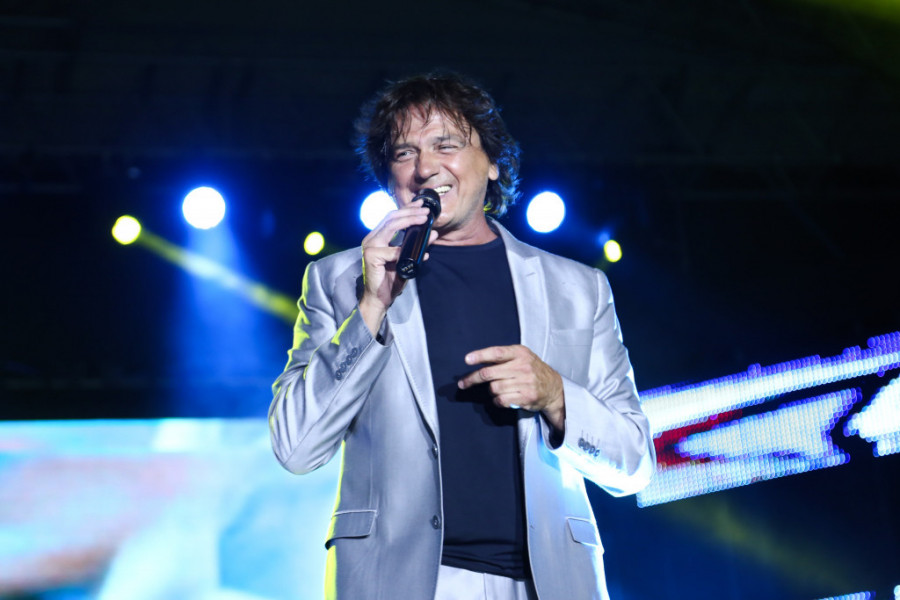 SVI VOLIMO OVE PESME, A GODINAMA IH PEVAMO POGREŠNO Evo kako glase stihovi čuvenih domaćih hitova, neke greške će vas nasmejati do suza