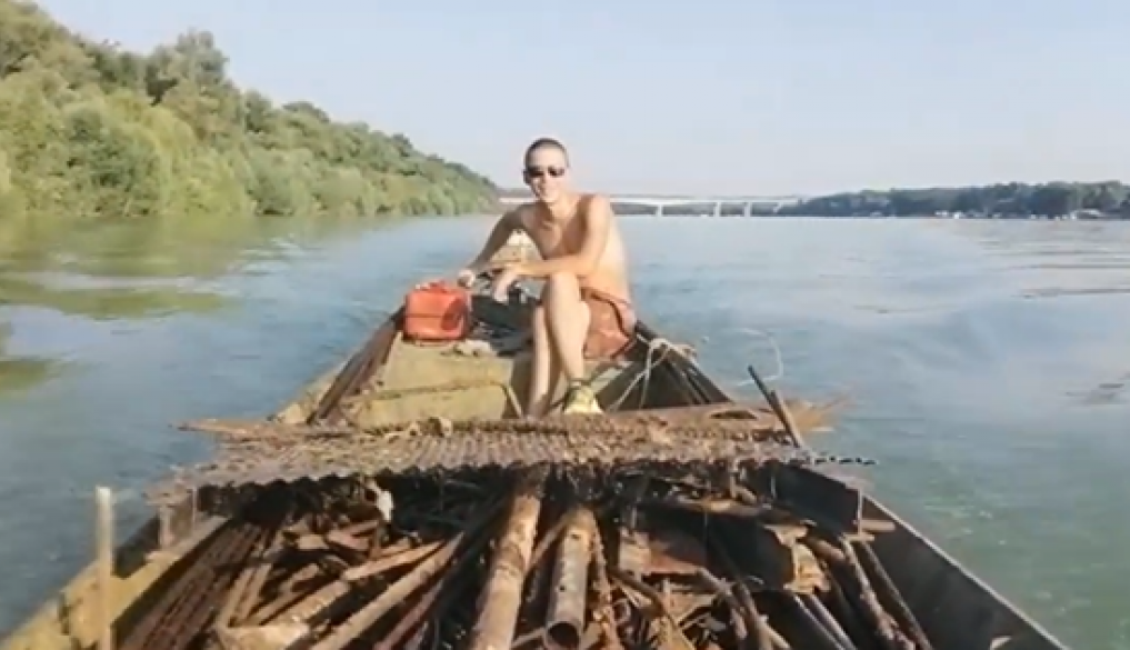 ONO ŠTO JE NEKOME ĐUBRE, DRUGOM JE BOGATSTVO Momci iz Obrenovca pecanjem na magnet zarade 300 evra dnevno vadeći metalni otpad iz reke! (FOTO/VIDEO)