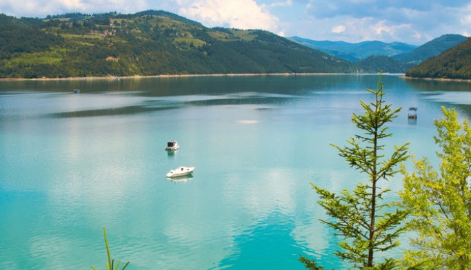 JEZIVO! VEŠTAČKO JEZERO KOJE KRIJE TAJNU Najveća brana u Evropi nalazi se u Srbiji, a verovanje postoji da duše umrlih borave još uvek pod vodom (FOTO/VIDEO)