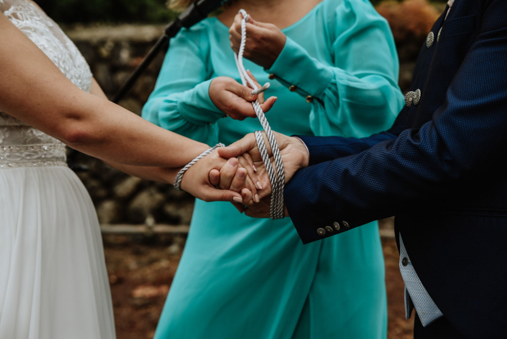 SVADBENI OBIČAJI KOD NAS I NA ZAPADU Jedan od možda najupečatljivijih momenata svake svadbe je bacanje bidermajera (FOTO/VIDEO)